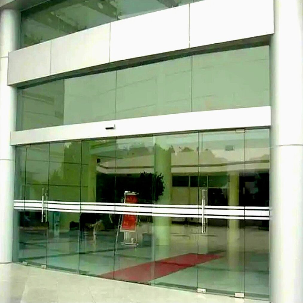 واجهات زجاج